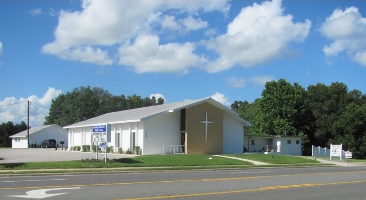 Image of the outside of Leesburg Missionary Baptist Church, Leesburg Florida.